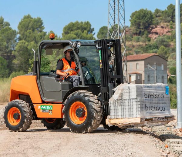 AUSA C251H – Chariot élévateur tout‑terrain 2,5 t