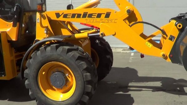 Venieri VF10.23C — Tractopelle